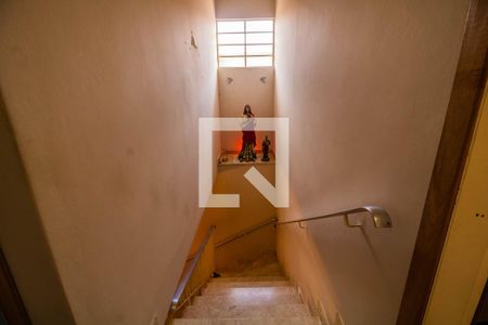 Casa à venda com 146m², 2 quartos e 3 vagasEscada