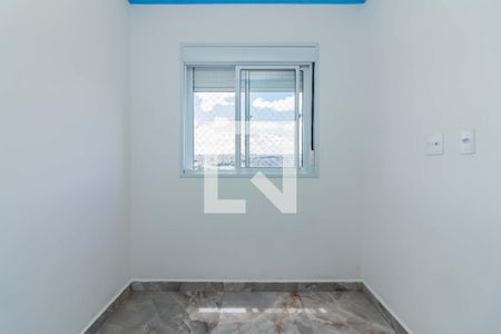 Dormitorio de apartamento para alugar com 2 quartos, 38m² em Jardim Copiuva, Carapicuíba