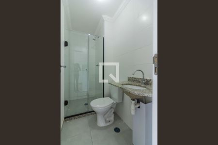 Banheiro de apartamento para alugar com 2 quartos, 38m² em Jardim Copiuva, Carapicuíba