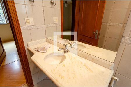 Apartamento à venda com 94m², 3 quartos e 2 vagasBanheiro social