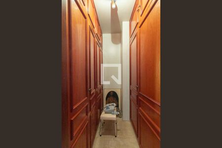 Apartamento à venda com 466m², 4 quartos e 3 vagasSuíte 3 - closet