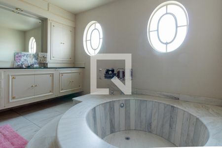 Apartamento à venda com 466m², 4 quartos e 3 vagasSuíte 1 - banheiro