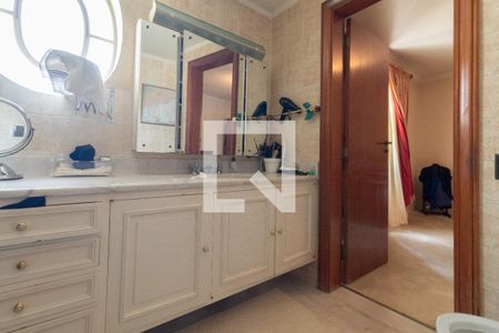 Apartamento à venda com 466m², 4 quartos e 3 vagasSuíte 2 - banheiro