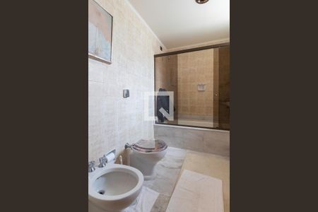 Apartamento à venda com 466m², 4 quartos e 3 vagasSuíte 2 - banheiro