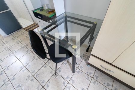 Kitnet - Mesa e cadeira de kitnet/studio para alugar com 1 quarto, 20m² em Parque das Universidades, Campinas