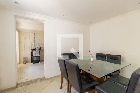 Casa à venda com 180m², 3 quartos e 2 vagasCozinha 