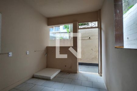 Casa à venda com 254m², 3 quartos e 2 vagas Casa à venda com 254m², 3 quartos e 2 vagasÁrea de Serviço
