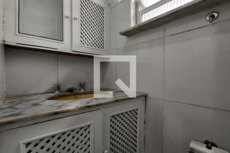 Casa à venda com 254m², 3 quartos e 2 vagas Casa à venda com 254m², 3 quartos e 2 vagasBanheiro Social 1