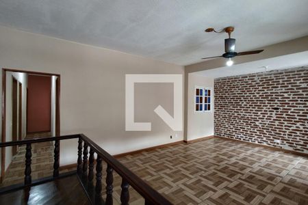 Casa à venda com 254m², 3 quartos e 2 vagas Casa à venda com 254m², 3 quartos e 2 vagasSala