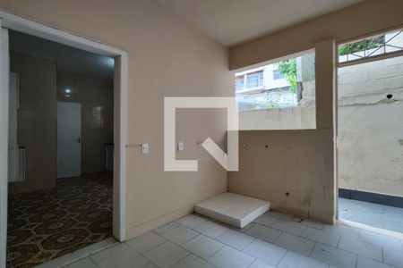 Casa à venda com 254m², 3 quartos e 2 vagas Casa à venda com 254m², 3 quartos e 2 vagasÁrea de Serviço