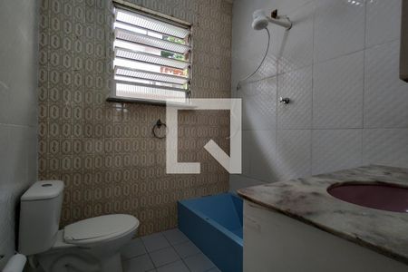 Casa à venda com 254m², 3 quartos e 2 vagas Casa à venda com 254m², 3 quartos e 2 vagasBanheiro Social 1