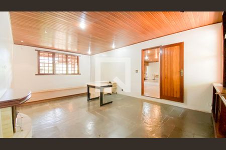 Casa de Condomínio à venda com 3 quartos, 400m² em Vila Del Rey, Nova Lima
