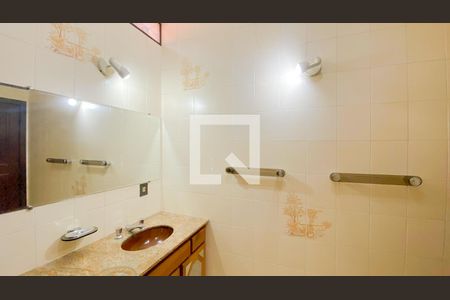 Casa de condomínio à venda com 400m², 3 quartos e 5 vagas