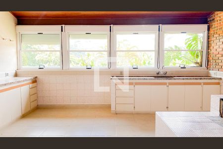 Casa de condomínio à venda com 400m², 3 quartos e 5 vagas