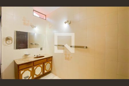 Casa de condomínio à venda com 400m², 3 quartos e 5 vagas