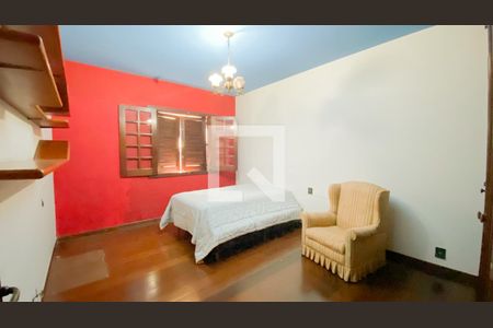 Casa de condomínio à venda com 400m², 3 quartos e 5 vagas