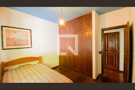 Casa de condomínio à venda com 400m², 3 quartos e 5 vagas