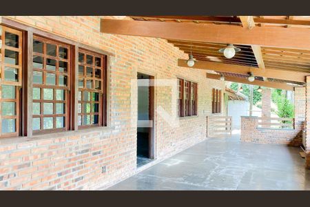 Casa de condomínio à venda com 400m², 3 quartos e 5 vagas