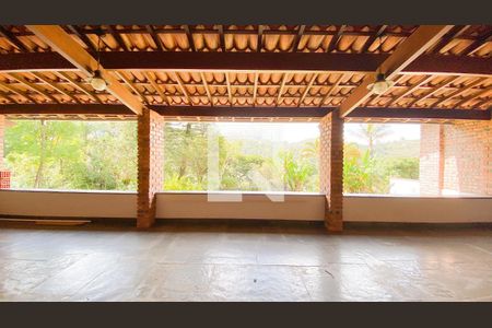 Casa de condomínio à venda com 400m², 3 quartos e 5 vagas