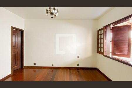 Casa de condomínio à venda com 400m², 3 quartos e 5 vagas