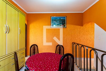 Casa à venda com 212m², 3 quartos e 2 vagasHall Dormitórios