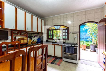 Casa à venda com 212m², 3 quartos e 2 vagasCozinha