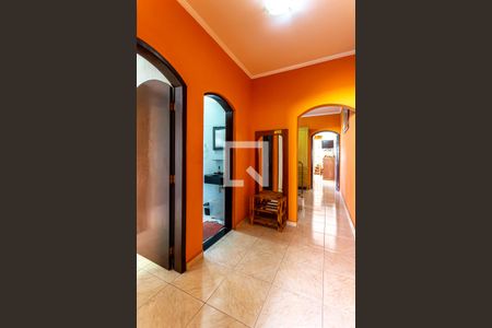 Casa à venda com 212m², 3 quartos e 2 vagasCorredor Dormitórios