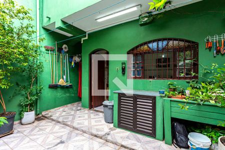 Casa à venda com 212m², 3 quartos e 2 vagasQuintal Fundos