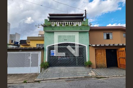 Casa à venda com 212m², 3 quartos e 2 vagasFachada