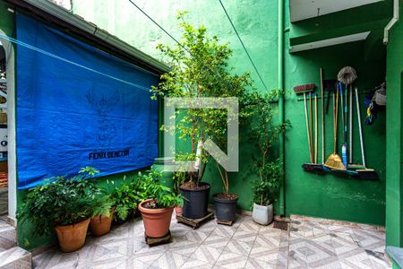 Casa à venda com 212m², 3 quartos e 2 vagasQuintal Fundos