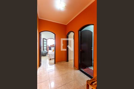 Casa à venda com 212m², 3 quartos e 2 vagasCorredor Dormitórios