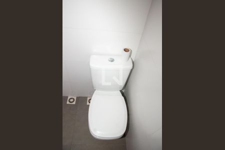 Casa à venda com 137m², 4 quartos e 3 vagas Casa à venda com 137m², 4 quartos e 3 vagasBanheiro da Suíte