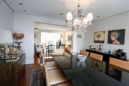 Apartamento à venda com 210m², 4 quartos e 4 vagasSala de Jantar
