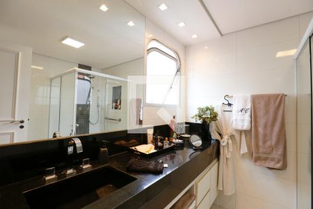 Apartamento à venda com 210m², 4 quartos e 4 vagasBanheiro da Suíte 2