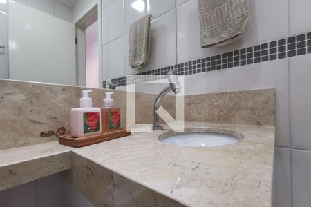 Apartamento à venda com 74m², 3 quartos e 1 vaga Apartamento à venda com 74m², 3 quartos e 1 vagaBanheiro