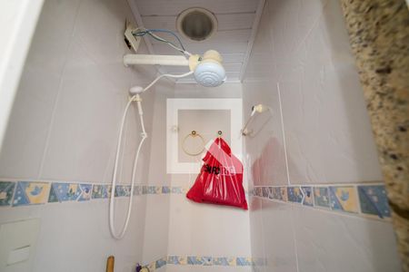 Apartamento à venda com 55m², 3 quartos e sem vaga Apartamento à venda com 55m², 3 quartos e sem vagaBanheiro de Serviço