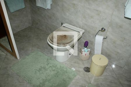 Casa para alugar com 414m², 5 quartos e 7 vagasBanheiro da Suíte