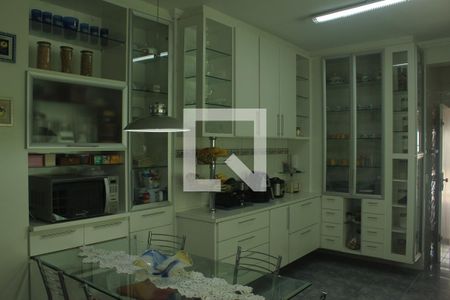 Casa para alugar com 414m², 5 quartos e 7 vagasCozinha
