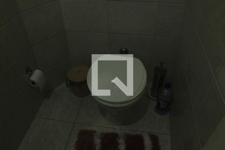 Casa para alugar com 414m², 5 quartos e 7 vagasBanheiro de serviço