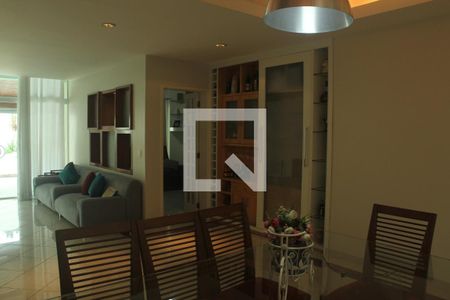 Sala de casa para alugar com 5 quartos, 414m² em Jardim Campo Grande, São Paulo