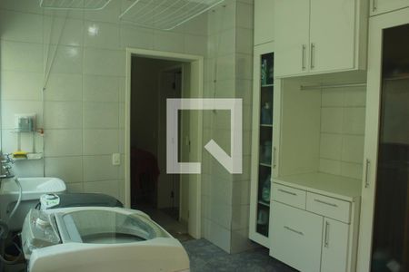 Casa para alugar com 414m², 5 quartos e 7 vagasÁrea de Serviço