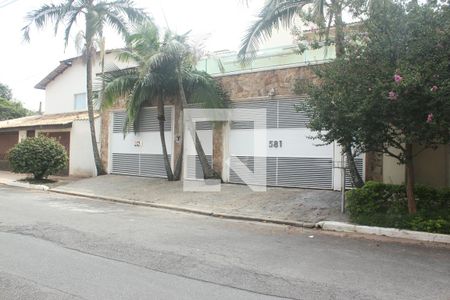 Casa para alugar com 414m², 5 quartos e 7 vagasFachada