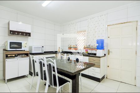 Casa à venda com 120m², 2 quartos e 2 vagasCozinha