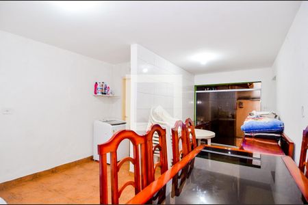 Casa à venda com 120m², 2 quartos e 2 vagasQuarto de Serviço