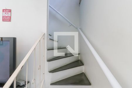 Casa à venda com 160m², 5 quartos e 2 vagasEscada