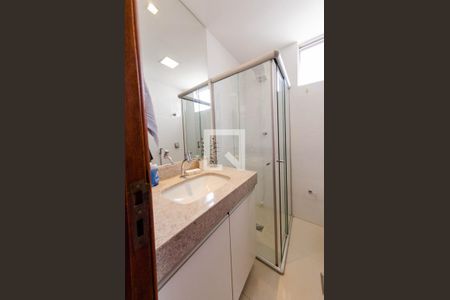 Apartamento à venda com 90m², 3 quartos e 1 vagaBanheiro suíte