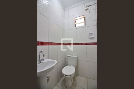 Banheiro Social de casa para alugar com 1 quarto, 20m² em Ferrazópolis, São Bernardo do Campo