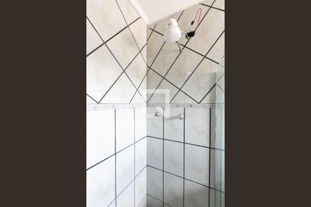 Chuveiro de casa para alugar com 2 quartos, 80m² em Jardim Liderança, São Paulo