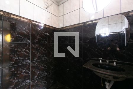Banheiro da Suíte de casa para alugar com 2 quartos, 80m² em Jardim Liderança, São Paulo