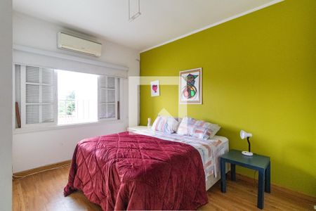 Casa à venda com 300m², 3 quartos e 3 vagasSuite